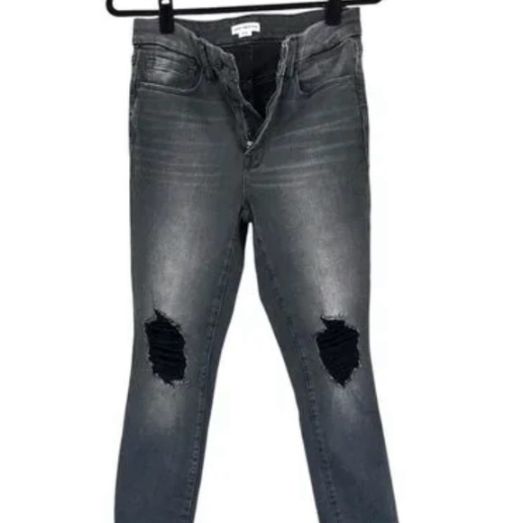 NWOT, Good American, always fits good distressed jeans. Size 6-10 - Picture 1 of 5